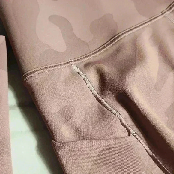 NIKE DRI-FIT Mauve camo infinasmooth medium supporting high rise 8 "length - Picture 10 of 16